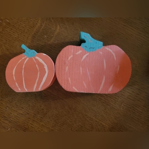 Set of 2 Wooden Pumpkins - Picture 2 of 3